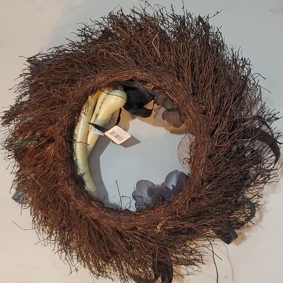 Ashland Halloween Wreath ☠️ Skull & Crossbones - Picture 4 of 8